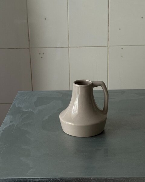 Ваза Jug бежевая керамика